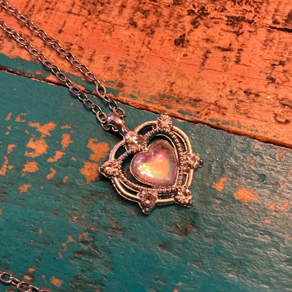 Beautiful Necklace 22 Brand New Beautiful Necklace 22 Brand New